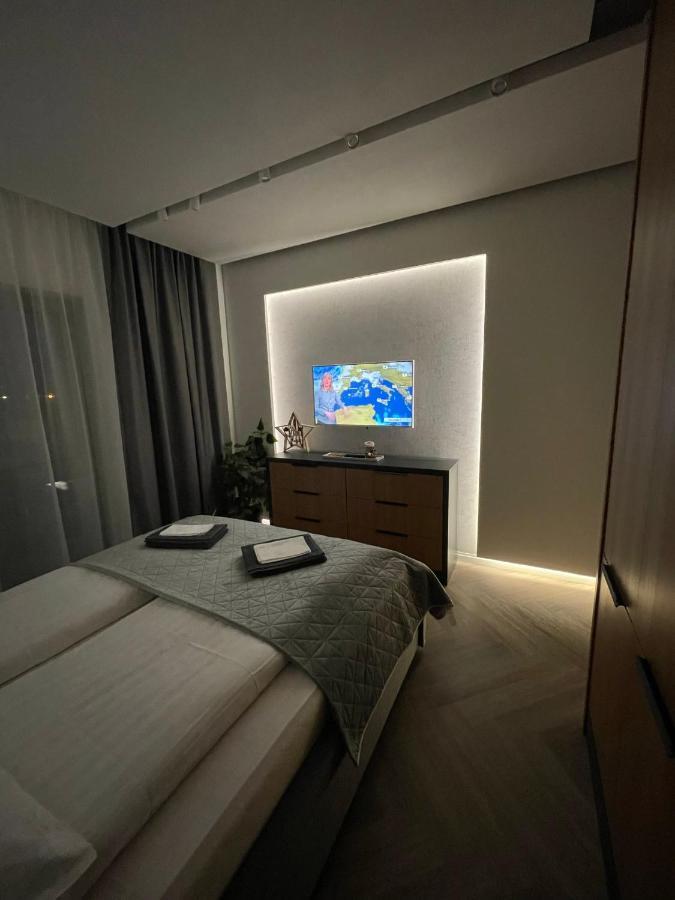 Luxury By The Lake Ap 25 Sibiu Exteriör bild