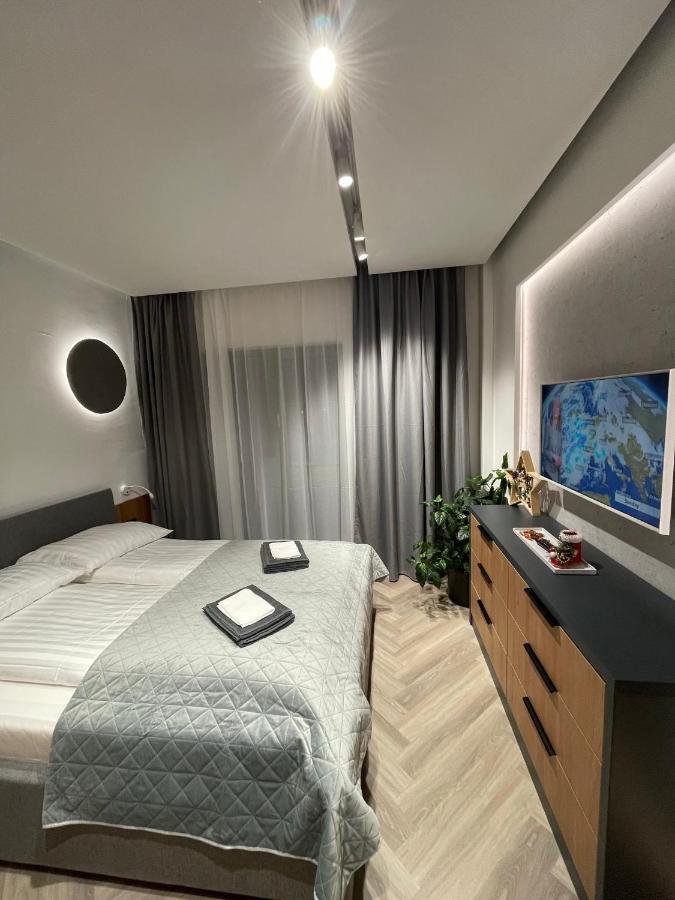 Luxury By The Lake Ap 25 Sibiu Exteriör bild