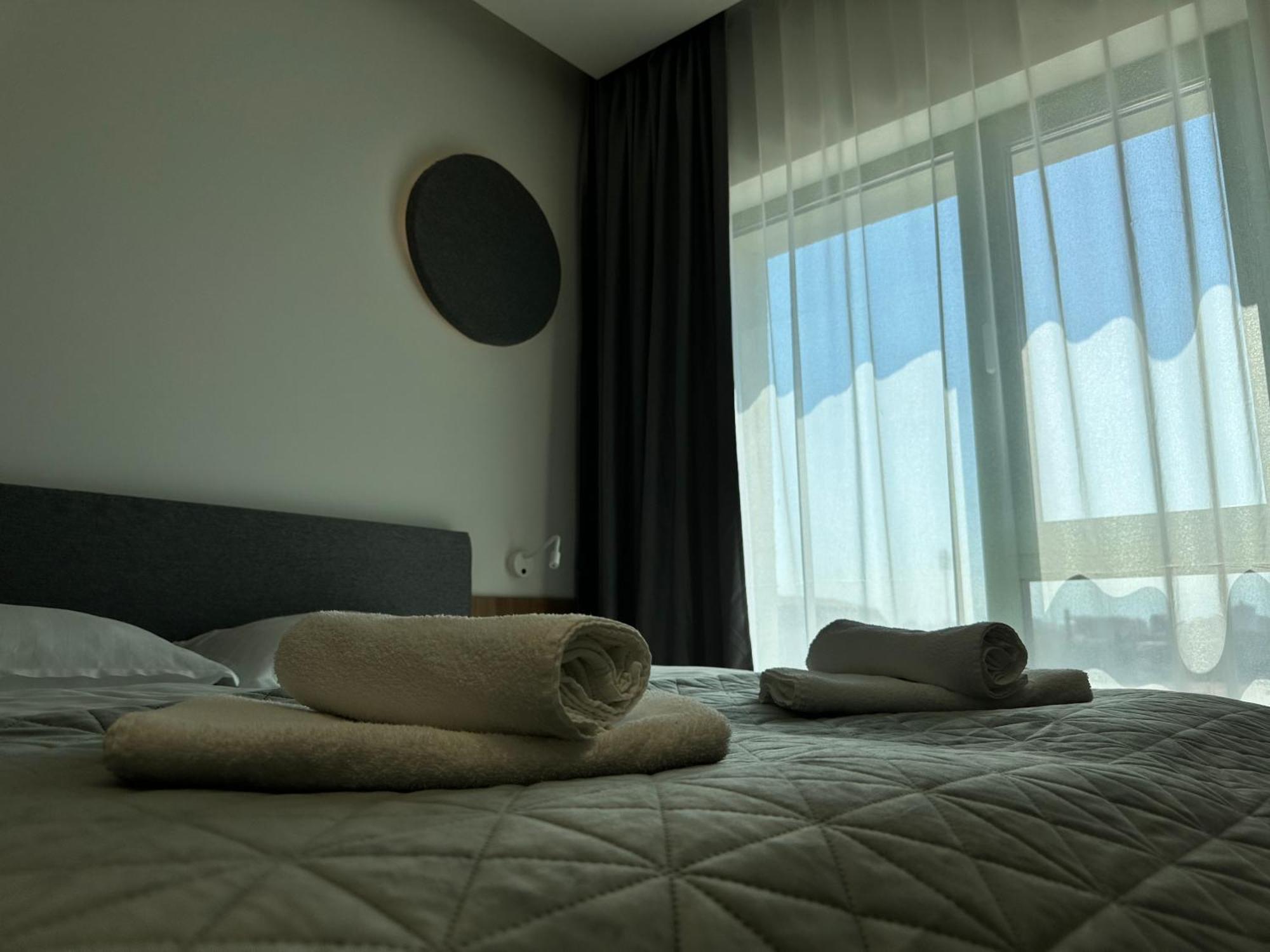 Luxury By The Lake Ap 25 Sibiu Exteriör bild